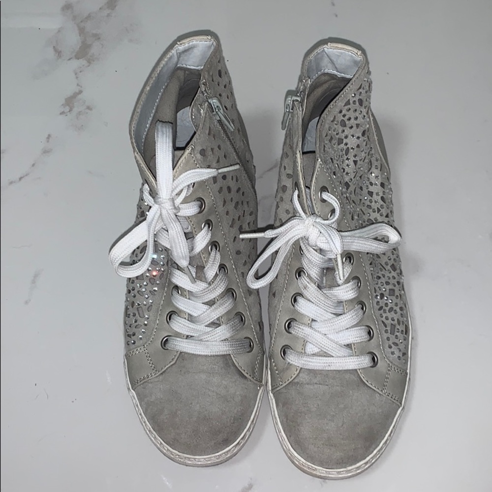 Women’s half glitter and half plain